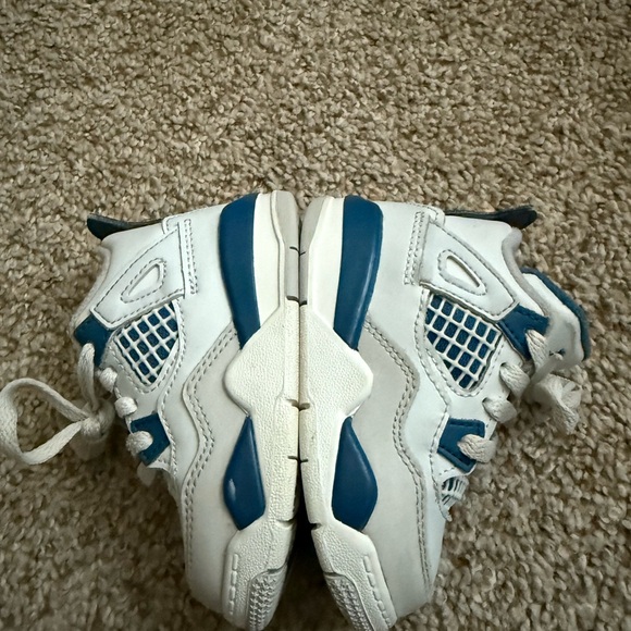 Jordan 4 - Picture 4 of 5
